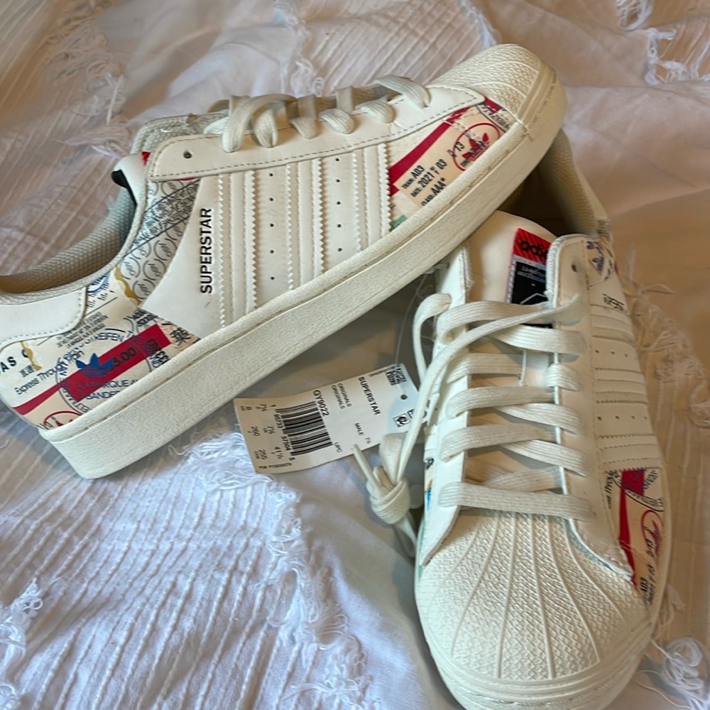ADIDAS New Superstar Shoe
